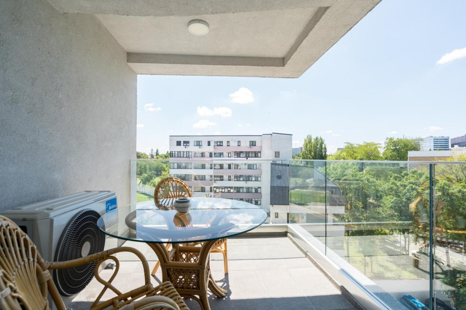 A Home Away - Politehnica Park Bükreş Dış mekan fotoğraf
